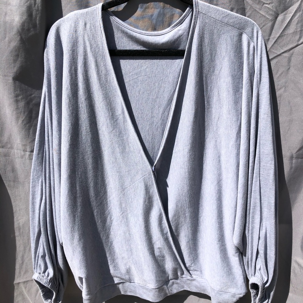 Size M Lightweight Grey Pullover Sweater